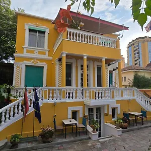 https://vila-15-center.albaniahotels.net