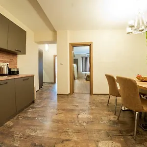  Daire Crown Life Bulgaristan